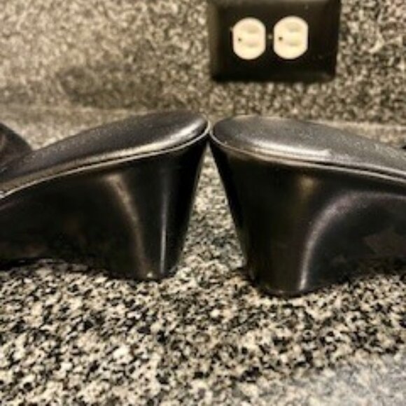 Sandals - Picture 5 of 6